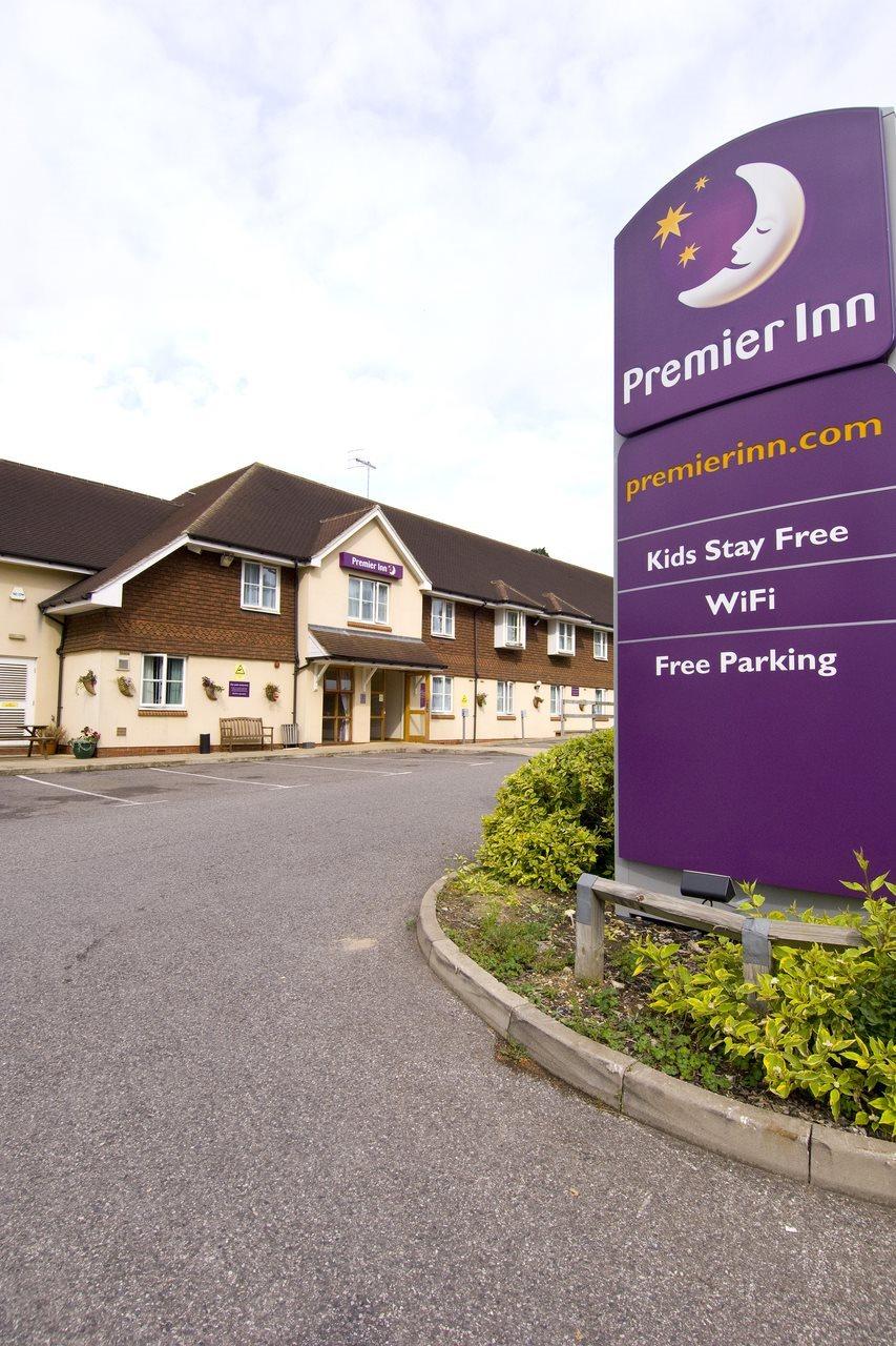 Premier Inn East Grinstead Eksteriør billede