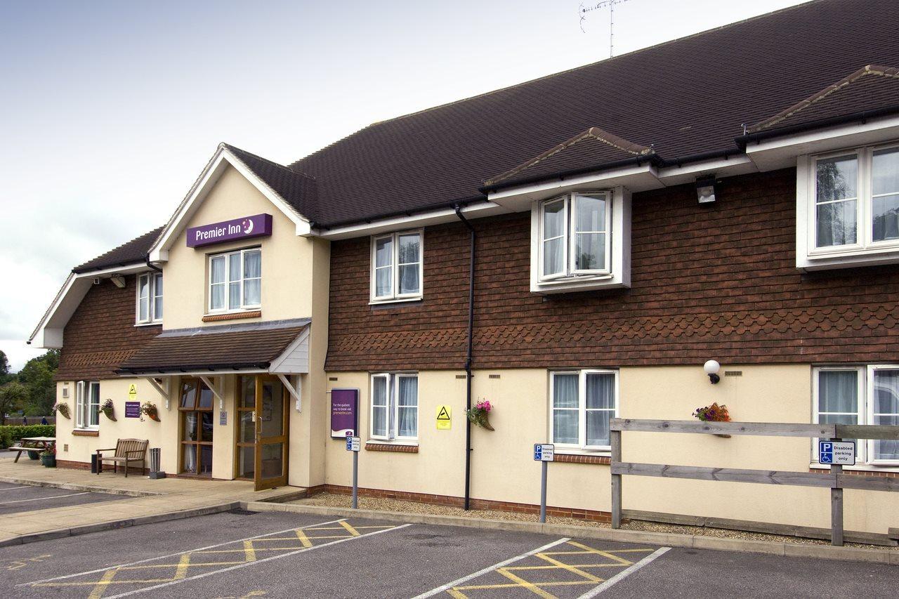 Premier Inn East Grinstead Eksteriør billede