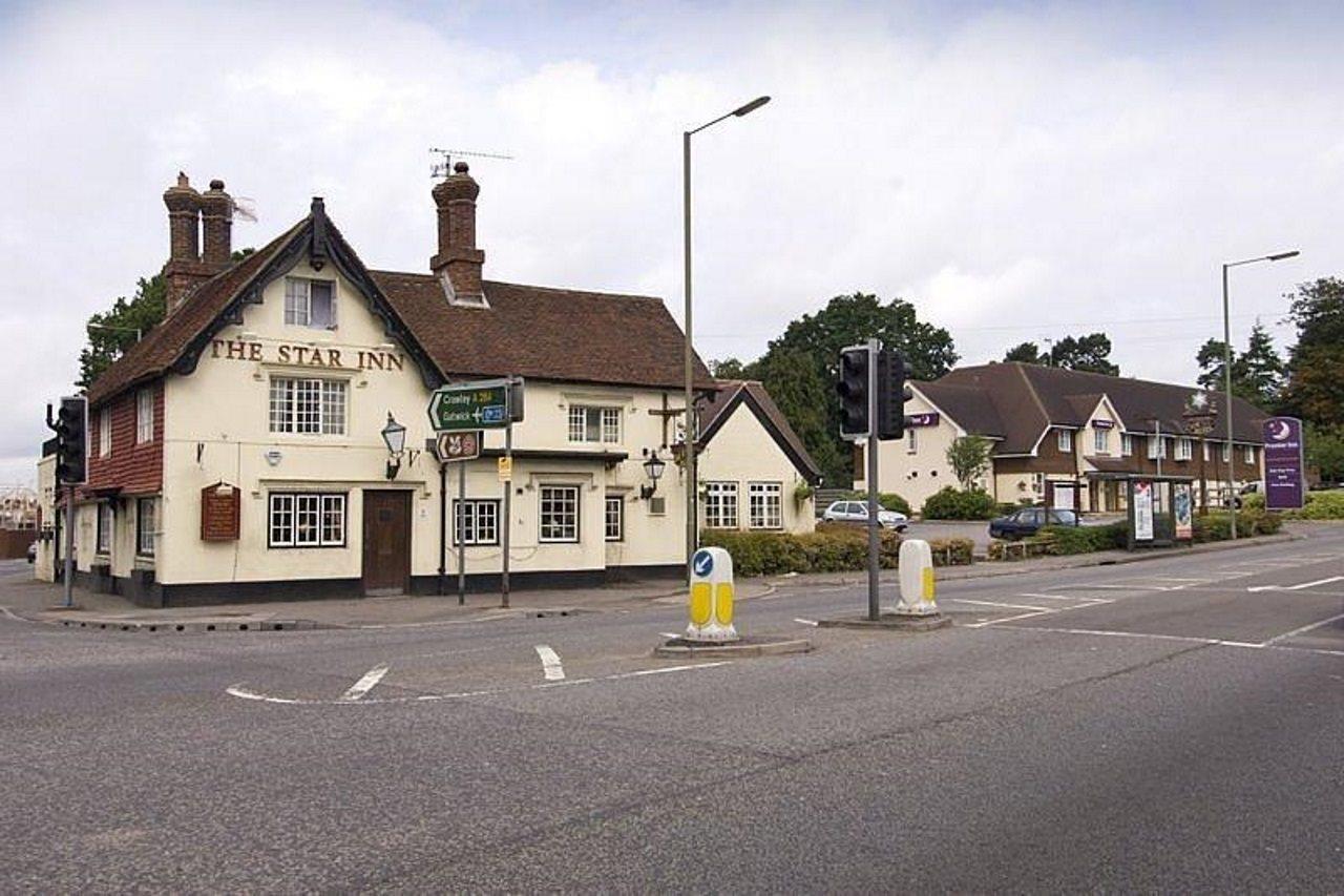 Premier Inn East Grinstead Eksteriør billede