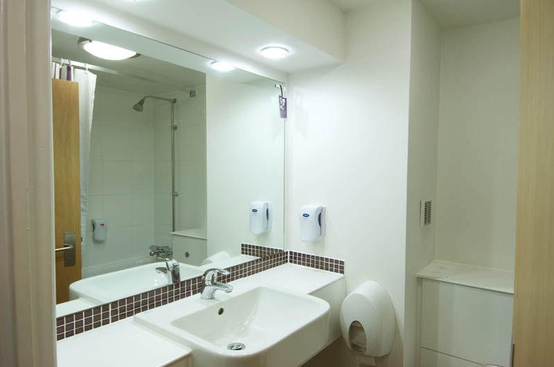 Premier Inn East Grinstead Eksteriør billede